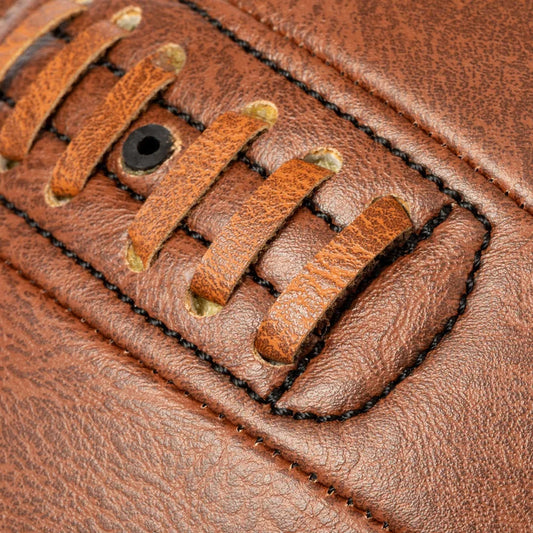 Bola de futebol com design retro dos anos 60 – O charme clássico encontra a durabilidade moderna!