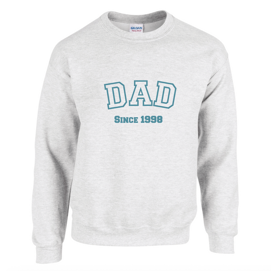 Personalized Vintage Embroidered 'Mom' or 'Dad' Sweatshirt with Year & Initials – Customizable Heart Detail