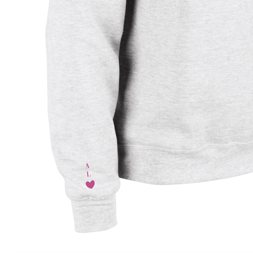 Personalized Vintage Embroidered 'Mom' or 'Dad' Sweatshirt with Year & Initials – Customizable Heart Detail