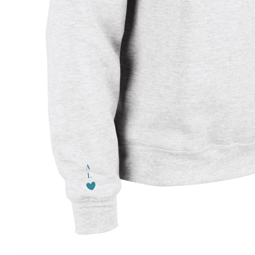 Personalized Vintage Embroidered 'Mom' or 'Dad' Sweatshirt with Year & Initials – Customizable Heart Detail
