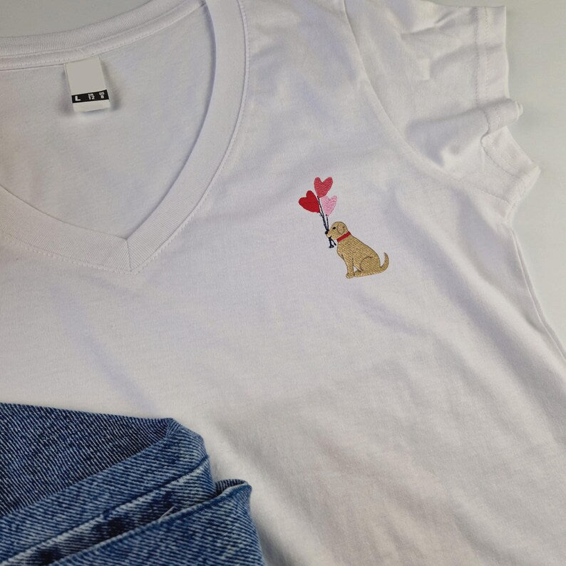 T-shirt com Bordado de Cãozinho e Balões de Coração
